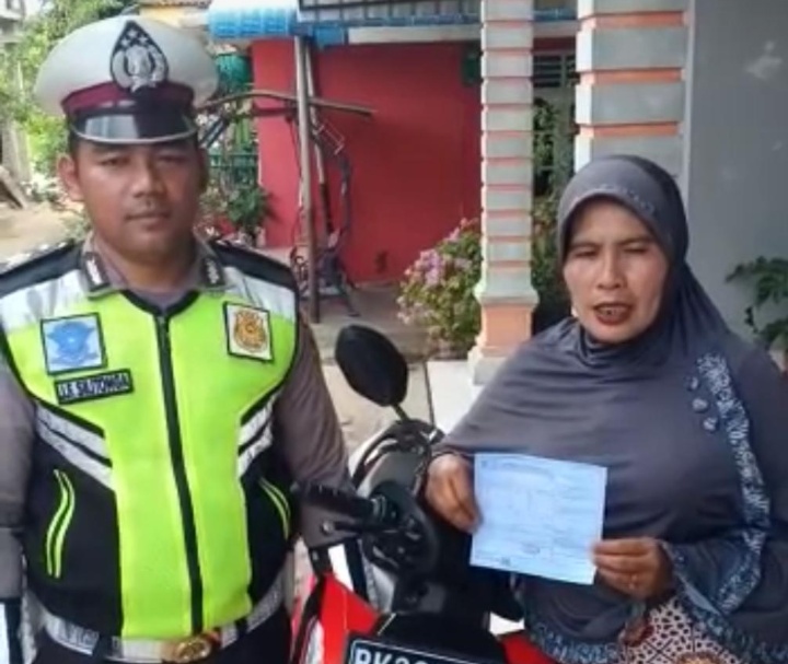 Warga Apresiasi Sat Lantas Polres Simalungun Bantu Mengurus Pembayaran Denda E-Tilang