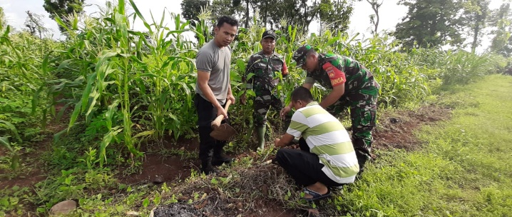 Wujudkan Kekompakan, TNI dan Polri Tanam Pohon Bersama