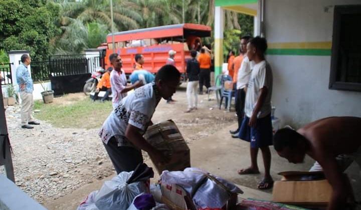 Pemkab Labuhanbatu Berikan Bantuan Logistik Korban Banjir Bandang di Desa Pematang