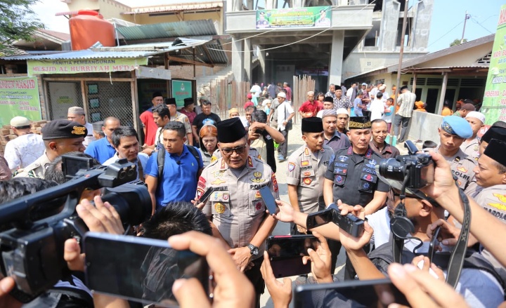 Kapolda Sumut Bersama Personil Laksanakan Safari Jumat Barokah di Masjid Al Hurriyah