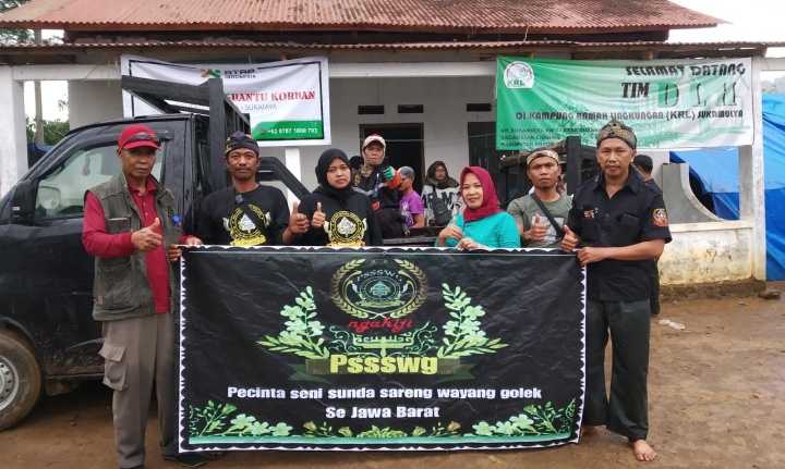 Bhaksos, Paguyuban ” PSSSWG ” Serahkan Bantuan Logistik Korban Bencana Longsor dan Banjir di Cigud