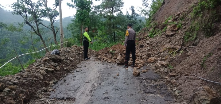 Berikut, Bencana Tanah Longsor Yang Terjadi di Pacitan Dalam Sehari