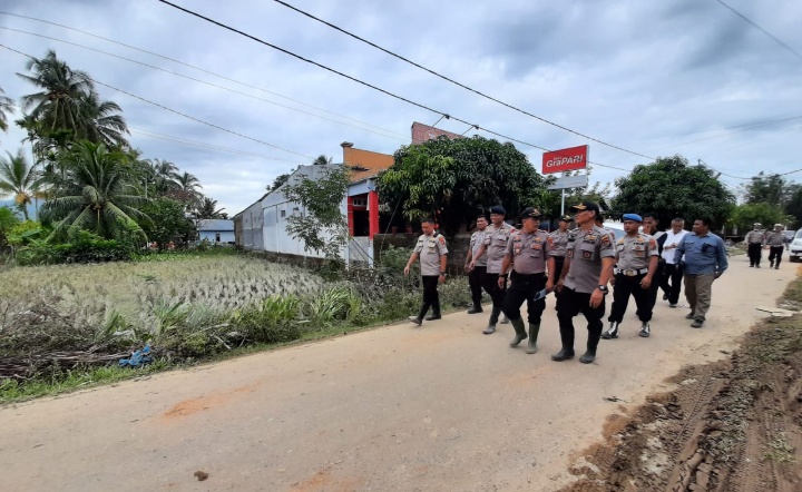 Kapolres Tapteng Berikan Tali Asih Dari Kapolda Sumut Ke Warga Tapteng