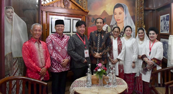 Sebelum Resmikan Monumen, Presiden Sambangi Rumah Ibu Fatmawati