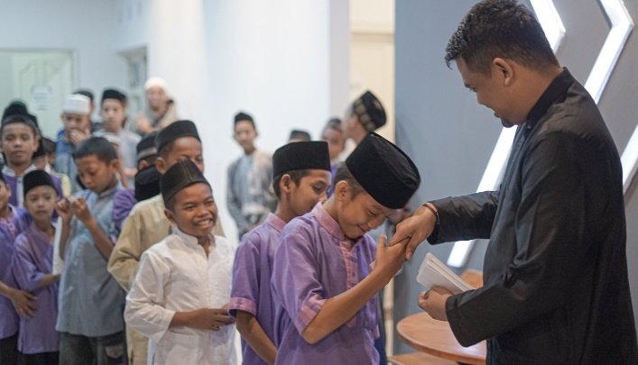 Puluhan Anak Yatim Dari Empat Kecamatan Di Kota Medan Mendapatkan Perhatian Dari Bang Bobby Nasution