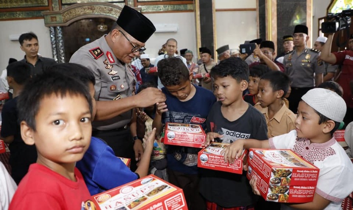 Kegiatan Kapolda Sumut Dalam Jumat Barokah Minta Masyarakat Jauhi Narkoba dan Togel