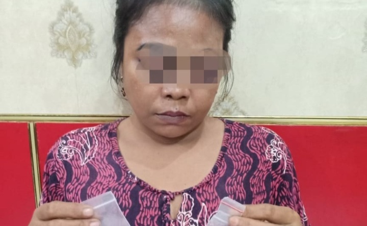 Mamah Muda Pesta Sabu Bareng Teman Pria Terciduk Polisi