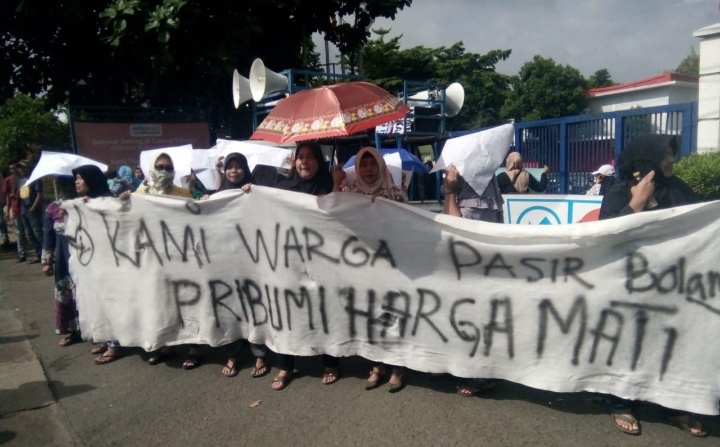 Putuskan Tender Sepihak, Tanpa Melibatkan Pengelola Limbah Pribumi, Gudang Alfamaret Tigaraksa Kembali di Demo