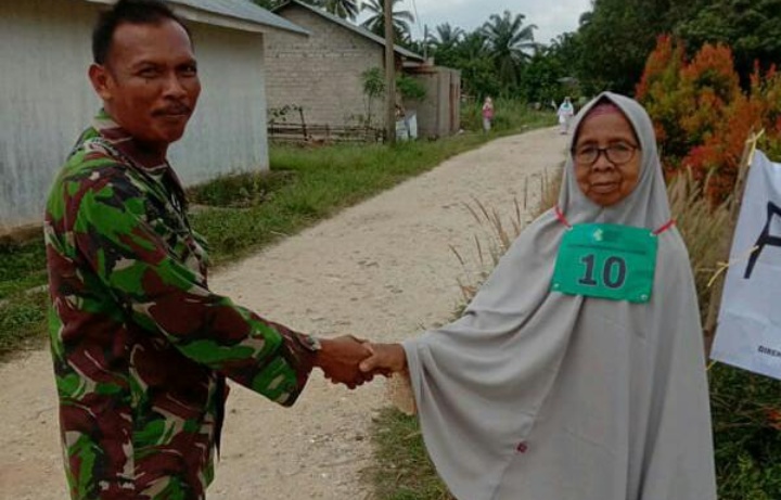 Babinsa Koramil 10/Barteng Bersama Petugas Kesehatan Gelar Pembinaan dan Pemeliharaan Kesehatan Calon Jamaah H