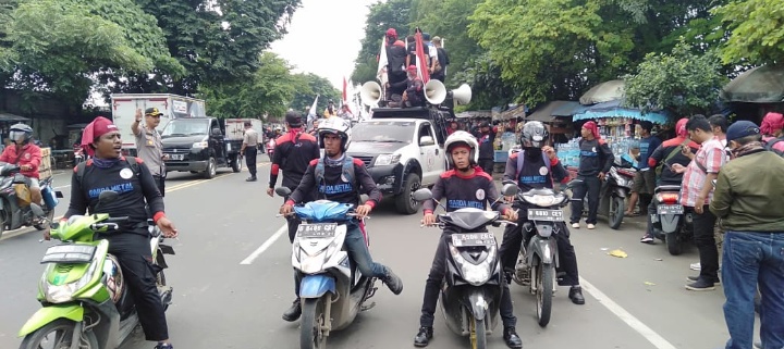 Tolak Omnibus Law Ribuan Buruh Tangerang Turun Ke Jalan