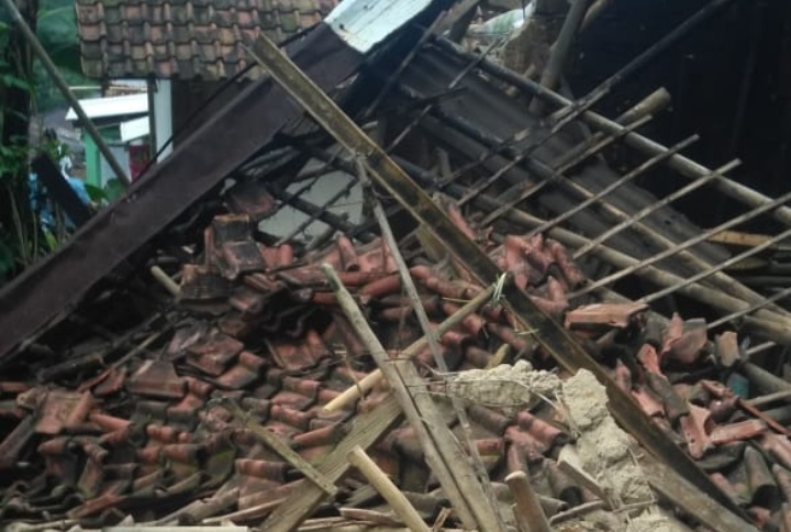 Warga Pamijahan Bogor Mengalami Dampak Gempa di Sukabumi, Sejumlah Bangunan Rumah Warga Mengalami Kerusakan