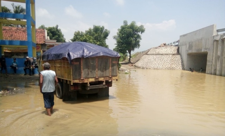 Sungai Cidurian Meluap, Camat Kresek Monitoring Lokasi Banjir di Koper Kresek