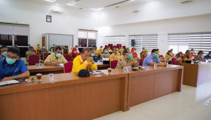 Bupati Labuhanbatu Pimpin Rapat Koordinasi Perkembangan COVID-19