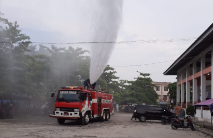 Pemkab Labuhanbatu Semprotkan Desinfektan Berkelanjutan