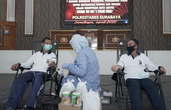 Stock Darah di PMI Menurun, Polrestabes Surabaya Gelar Donor Darah Massal