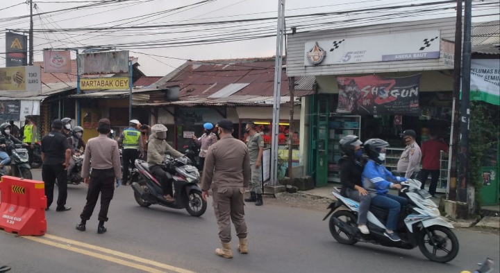 Check Point Pengawasan PSBB Kendaraan Masih Terlihat Melanggar Ketentuan PSBB dari Jalur Bogor – Jakarta