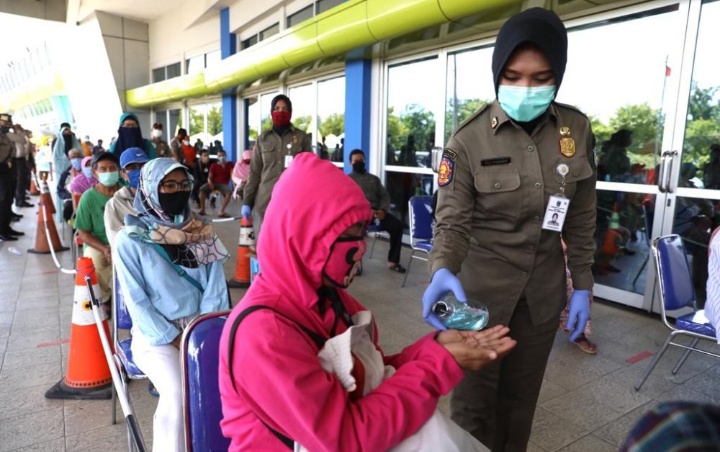 Sembako Murah Hari Pertama Warga Serbu Jatim Expo