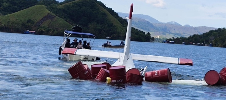 Pesawat MAF yang Jatuh di Danau Sentani Berhasil Dievakuasi