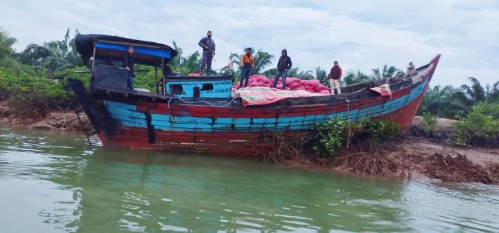 TNI AL Gagalkan Penyelundupan 25 Ton Bawang Merah Ilegal di Aceh Tamiang