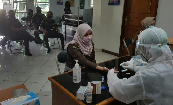 Badiklat Kejaksaan RI Gelar Rapid Test Covid-19 untuk Pegawai, Honorer dan Pekerja Outsourcing