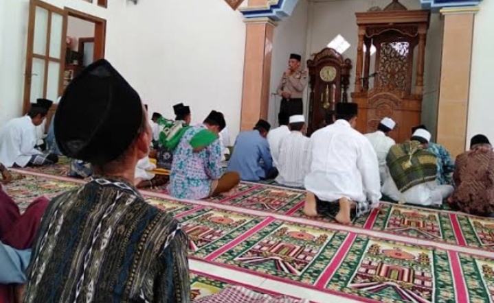 Pasca New Normal Warga Pondok Ranggon Antusias Laksanakan Sholat Jum’at