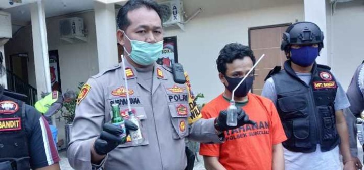 Jual Serbuk Haram Buat Persalinan Istri, Pria Ini Dibekuk Polisi