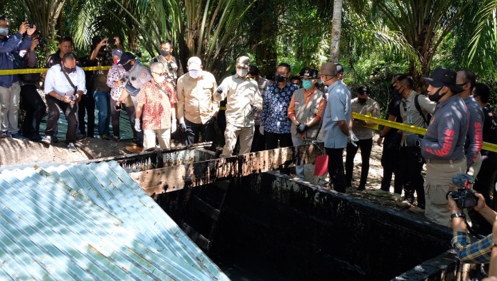 Polda Riau Bongkar Sindikat Penyulingan Minyak Illegal di Dumai, 4 Diringkus 1 DPO