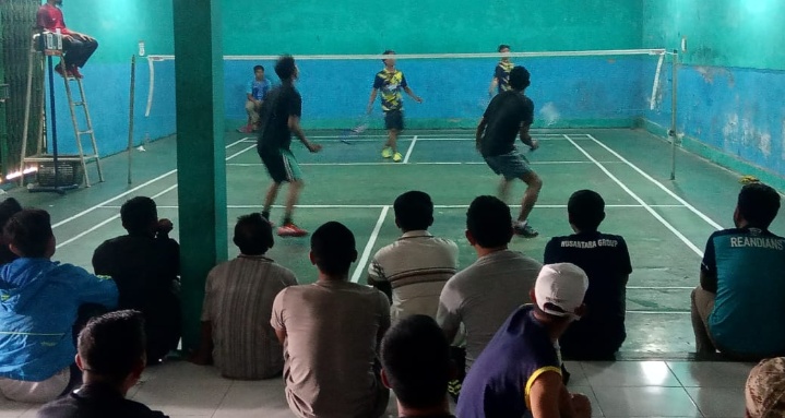 Meriahkan HUT RI Ke 75 ,Warga Desa Pasarean Kecamatan Pamijahan Semarakkan Turnamen Bulutangkis Kades Cup