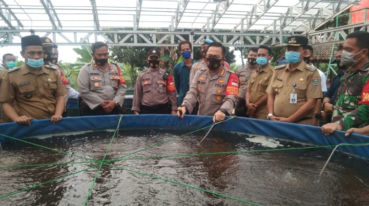 Tinjau Lokasi Kampung Tangguh Nusantara, Kapolresta Tangerang Ajak Masyarakat Desa Talagasari Meperdayakan Kes