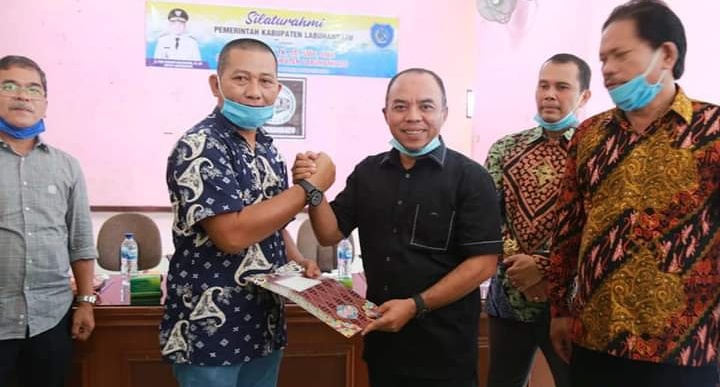 Bupati Labuhanbatu Dukung Guru Honorer Jemput Keputusan Presiden