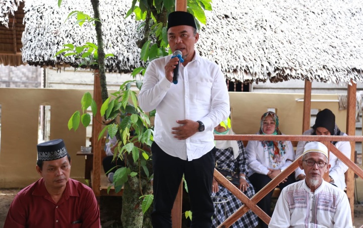 Bupati Andi Hadiri Grand Opening Warung Makan Aek Matio