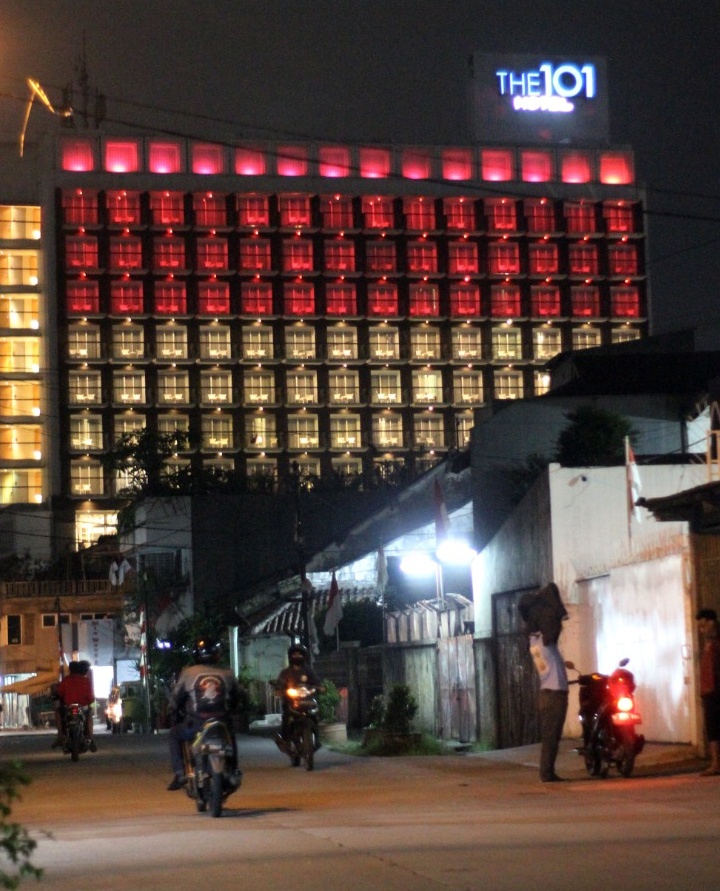 101 Bendera Merah Putih Meriahkan HUT Kemerdekaan Dipancang di THE 101 Bogor