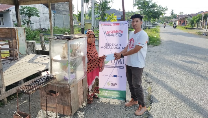 MRI&ACT Aceh Barat Berikan Dana Usaha Untuk Ibu – Ibu Pelaku Usaha Mikro Di Hut RI Ke-75