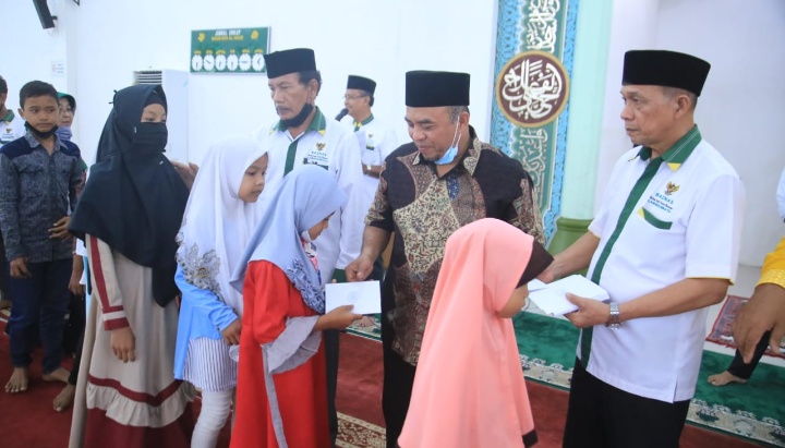 Pemkab Labuhanbatu Kembali Salurkan Zakat Melalui BAZNAS