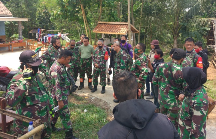 Pra TMMD Personil Kodim 0621/Kab Bogor Diterjunkan di Kampung Cinyurup Desa Ciomas Tenjo