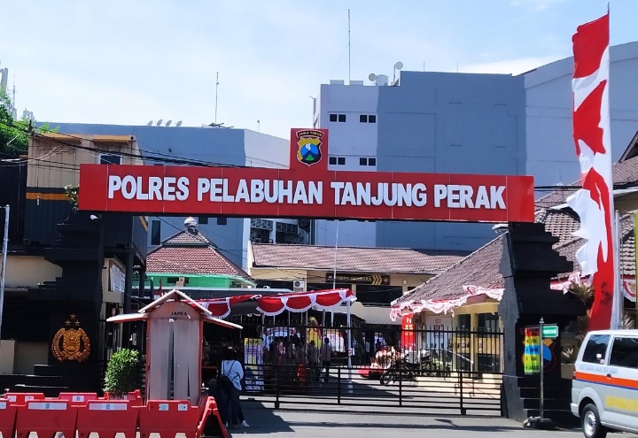 Diduga Sengaja langgar Inpres no 6 Tahun 2020, FPII, Bersama Puluhan Wartawan Datangi Kapolres Tanjung Perak