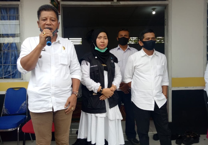 Camat Rantau Utara Hadiri Sunat Massal di Puskesmas Perlayuan