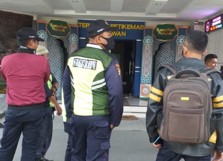 Kecewa THR Dibayar Separuh, Puluhan Buruh Keamanan atau Security Pelindo 1 Datangi Kantor BICT