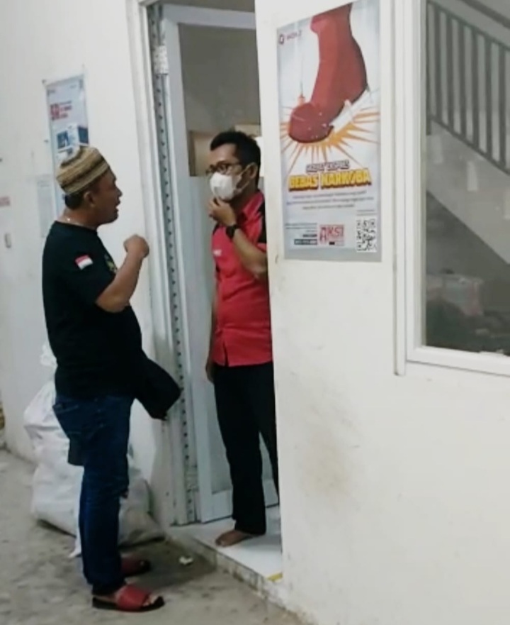 Viral !! Kades Bojongloa Geram Pada Perusahaan Jasa Pengiriman Barang SiCepat, Tak Pasang Bendera Merah Putih 