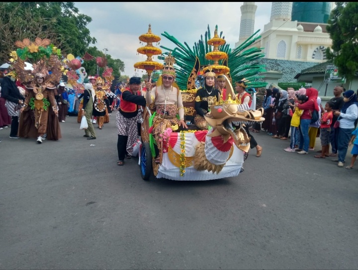 Karnaval Pembangunan Karanganyar: Pulih lebih Cepat Bangkit Lebih Kuat, Iling Lan waspodo, Guyub Rukun dan Ayo