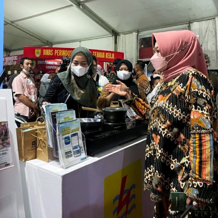 PLN Hadir di Sukoharjo Hybrid Expo 2022, Sabet Juara II Stand Terbaik