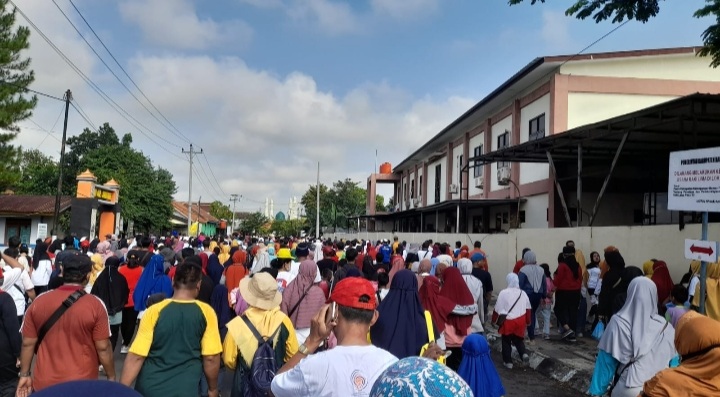 Hampir Puluhan Ribu Orang Ikuti Jalan Sehat Gebyar Muktamar Muhammadiyah di Karanganyar