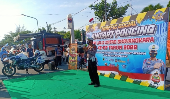 Satlantas Gelar Traffic Social and Art Policing di CFD Karanganyar Dalam Rangka Menyambut Hari Lalu Lintas