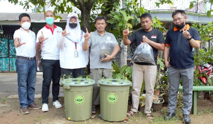 Siswi SMK Peraih Beasiswa SCG Sharing the Dream Berkolaborasi dengan FajarPaper Dorong Pemberdayaan Masyarakat