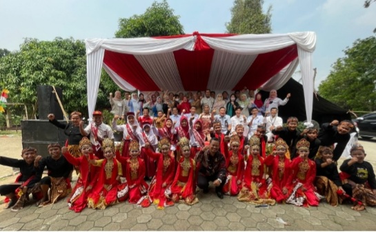 Kepala Dinas Pendidikan Kabupaten Karawang Apresiasi Bantuan Peduli Pendidikan di SDN Kalihurip, Cikampek