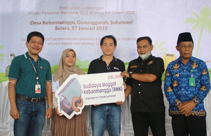 SCG Dukung Mahasiswa Penerima Beasiswa Sharing the Dream dan Anak Muda Sukabumi Ubah Sampah Jadi Pupuk dan Pak