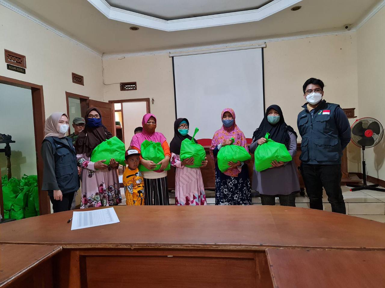 PPKM Darurat, Jabar Bergerak Zillenial Giat Berbagi